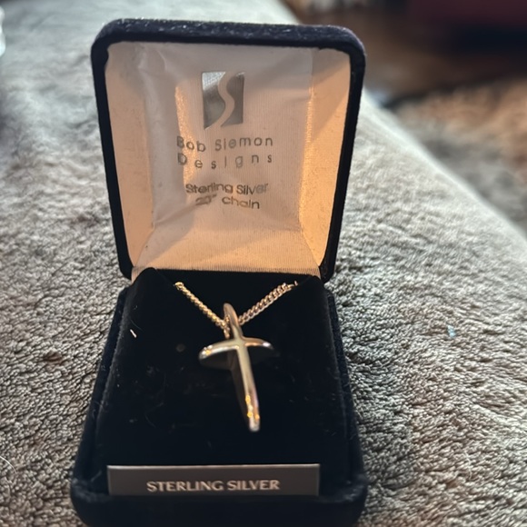 Sterling Silver 20” chain with cross. - Picture 5 of 6